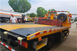 揭西附近拖车电话号码服务