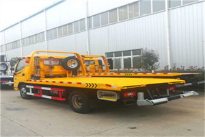 揭西附近拖车救援搭电